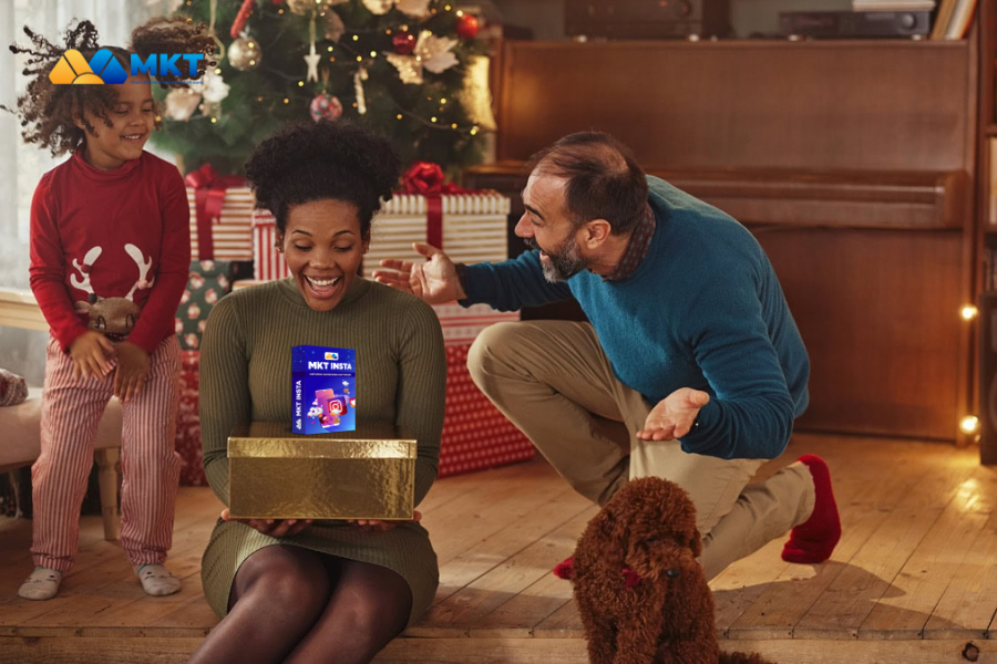 Best time to post on Instagram during Christmas to boost likes and comments