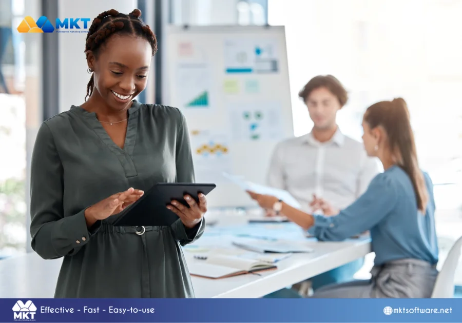 What is a digital marketing strategist.?